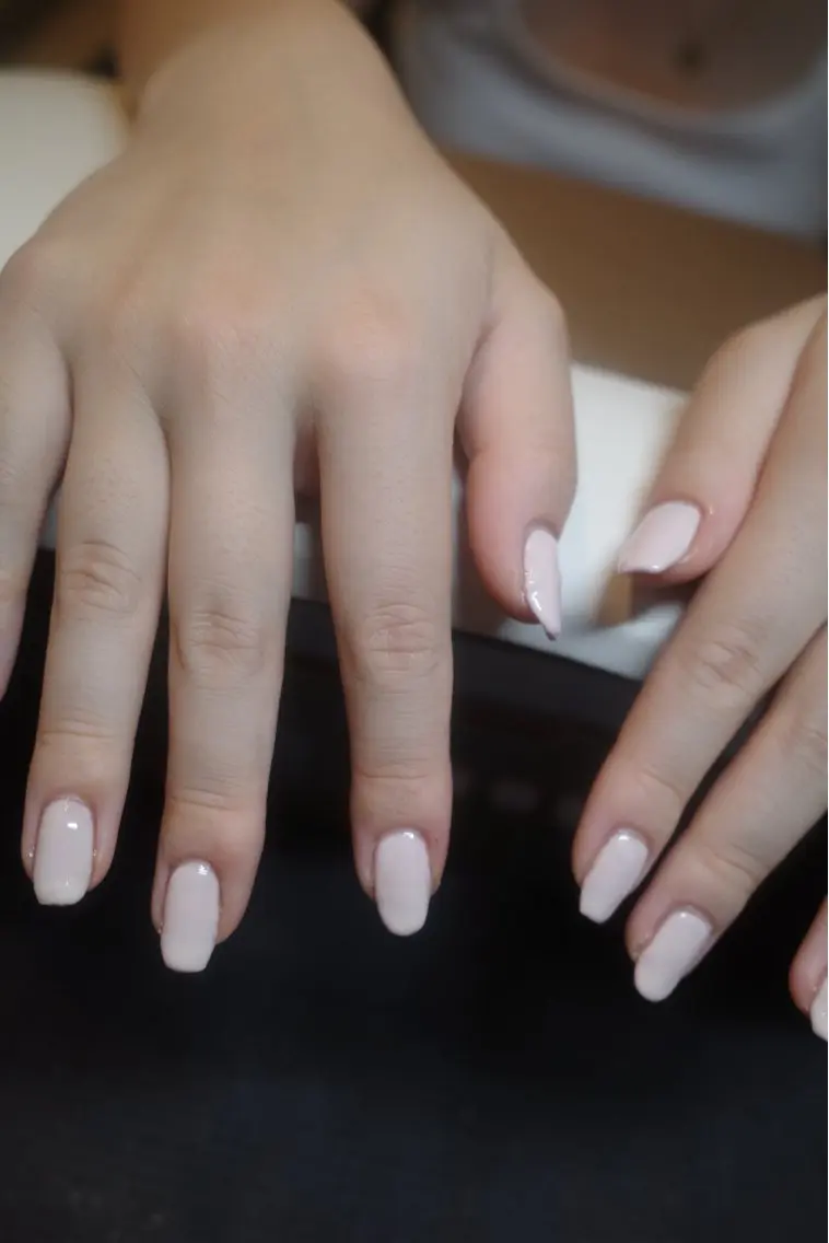 ネイル オフィスネイル ワンカラーネイル ピンク NailSalon AULAのネイルデザイン
