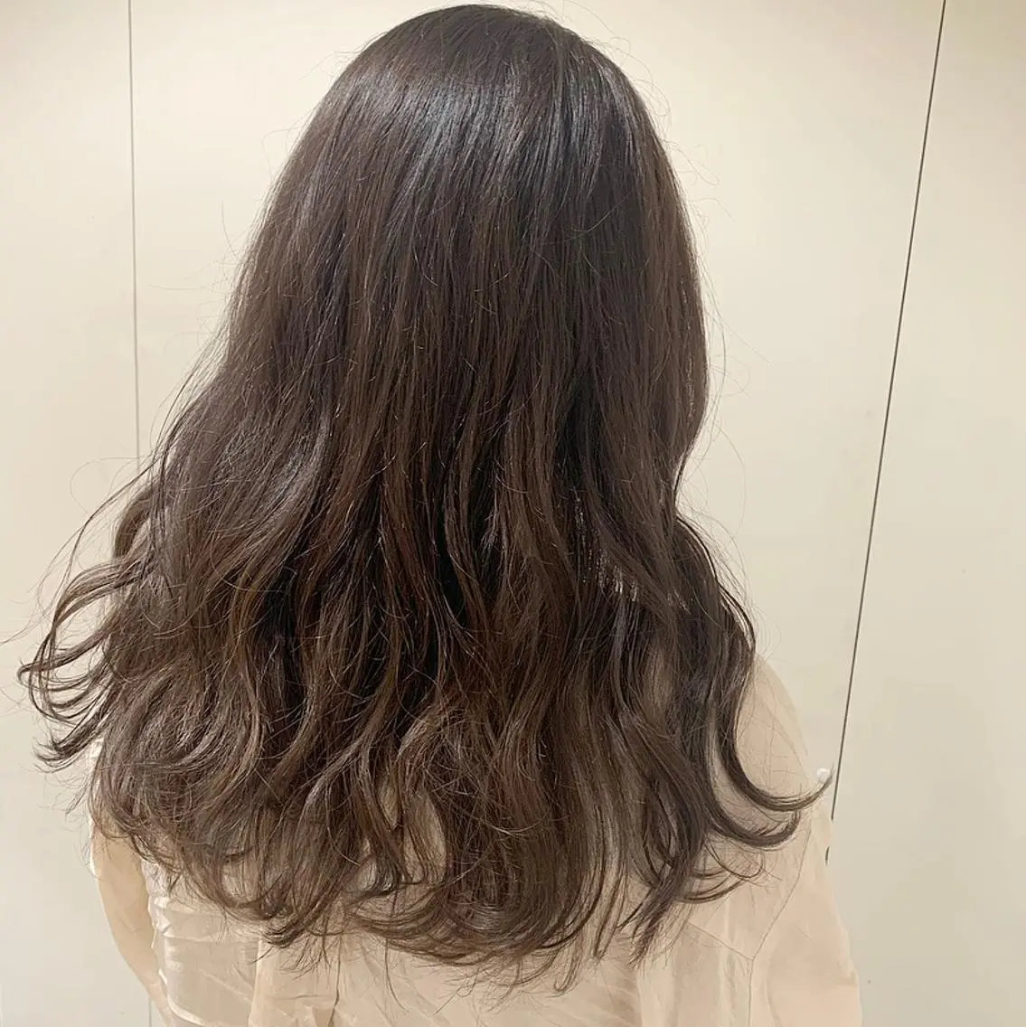 カラー 山口 莉奈のヘアスタイル