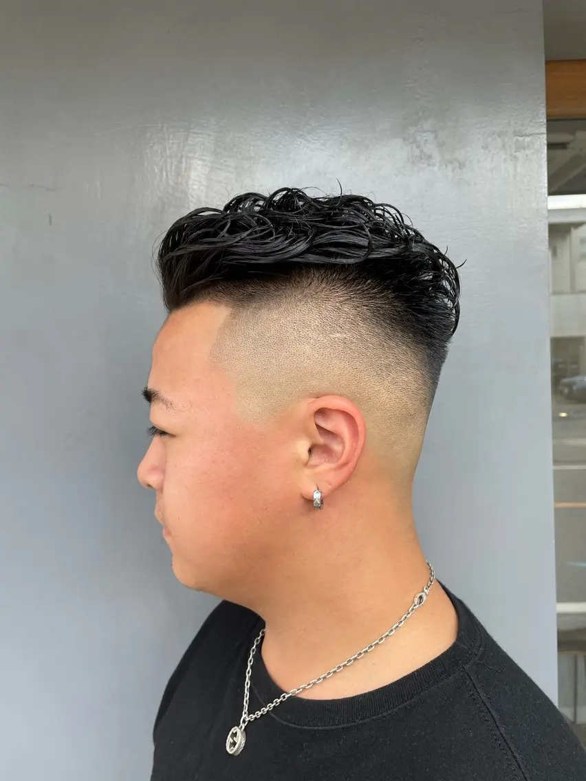 ショート メンズ フェードカット メンズパーマ 🔥メンズ専門 美容師🔥 柳澤陵心のヘアスタイル