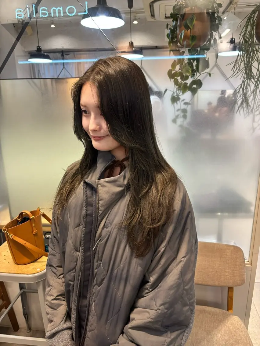 ロング 盛れる透明感カラー momokaのヘアスタイル