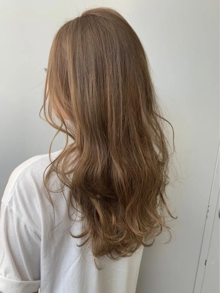 【❣️ダメージレス❣】️💕最新ファイバープレックス配合ブリーチ💕+上質カラー🎉🎉の写真