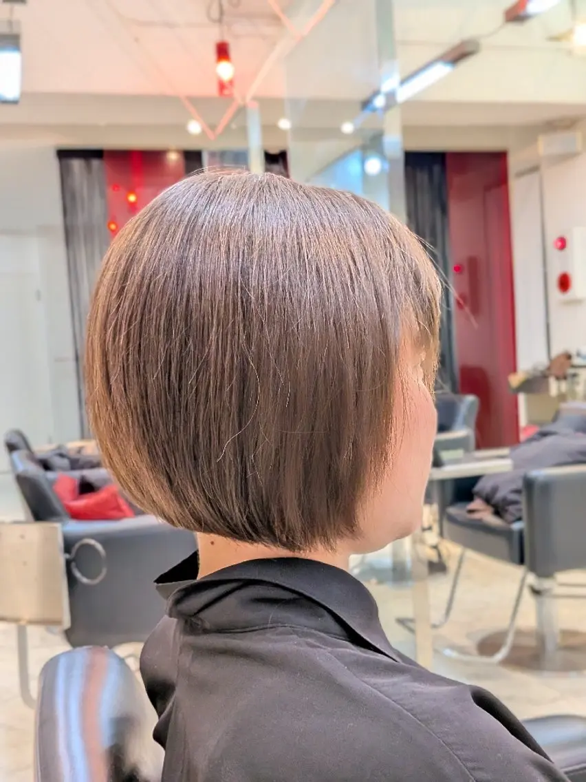 ミディアム 伊藤 翼のヘアスタイル