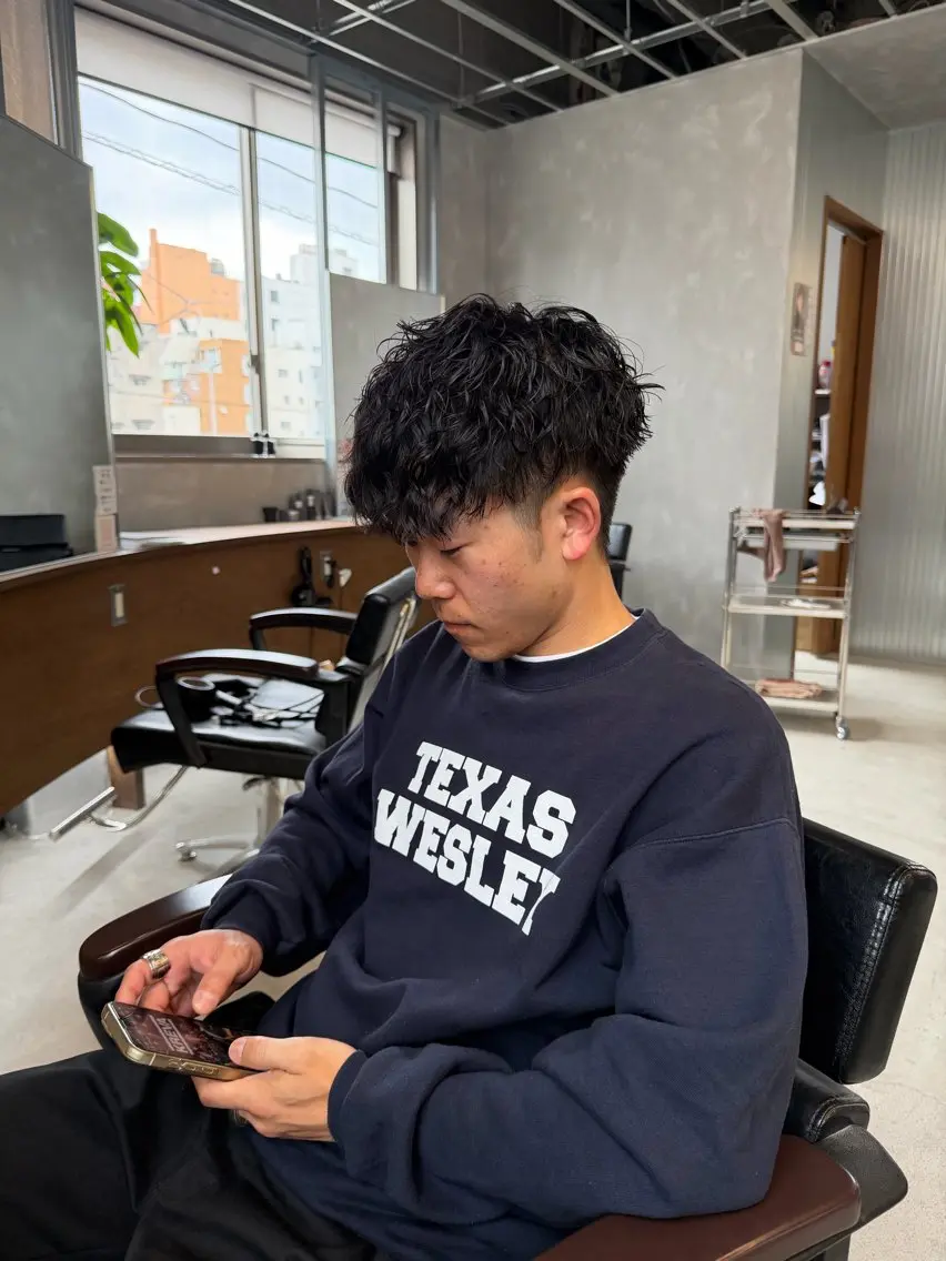 パーマ メンズ メンズパーマ スペインカール ツイストスパイラルパーマ 刈り上げ スパイラルパーマ ✂︎SAITOU AKIRA✂︎のヘアスタイル