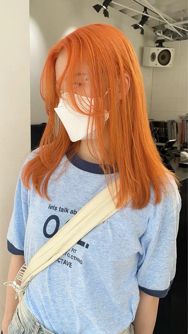 セミロング カラー ヘアアレンジ ブリーチ オレンジ カット ヘアカラー トリートメント 艶ハイトーン/ヘア アレンジAYAKAのヘアスタイル