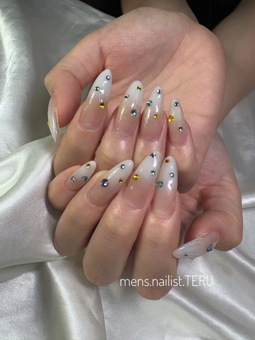 ネイル グラデーション 韓国ネイル メンズネイル ストーンネイル ワンホンネイル nailsalon ETERNALのネイルデザイン