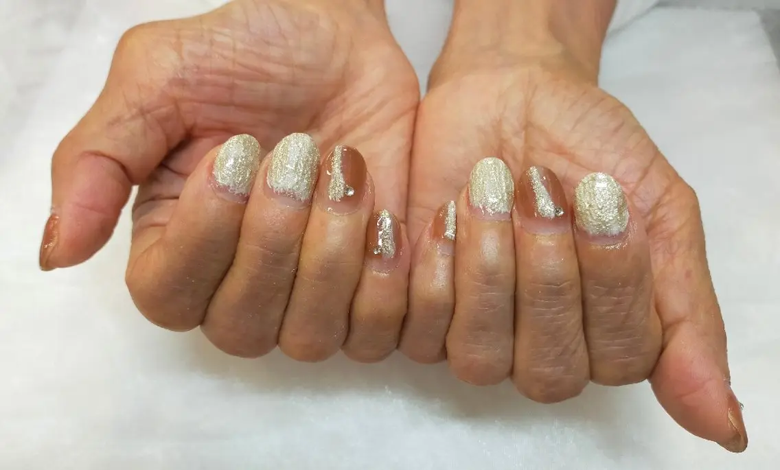 ネイル ブラウン ニュアンスネイル maruyasu. yのネイルデザイン