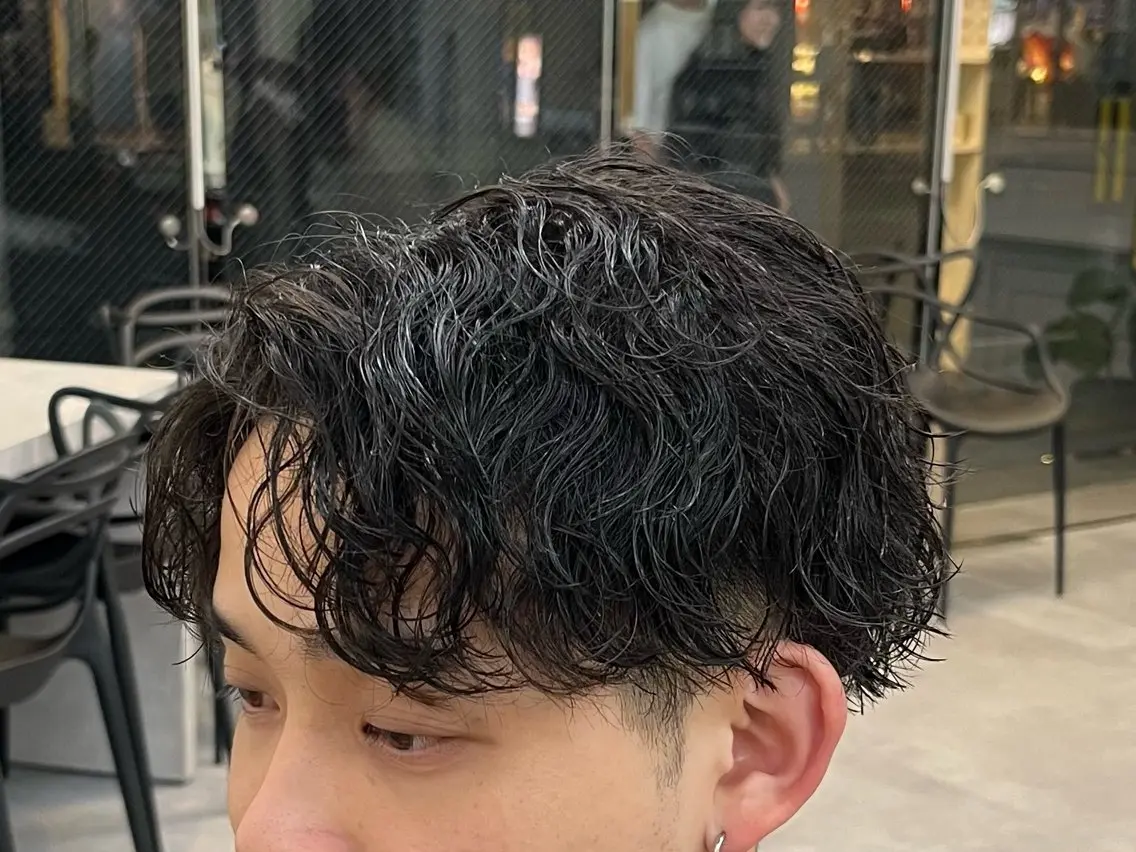 パーマ メンズ フェザーパーマメンズ ピンパーマ京都駅前のヘアスタイル