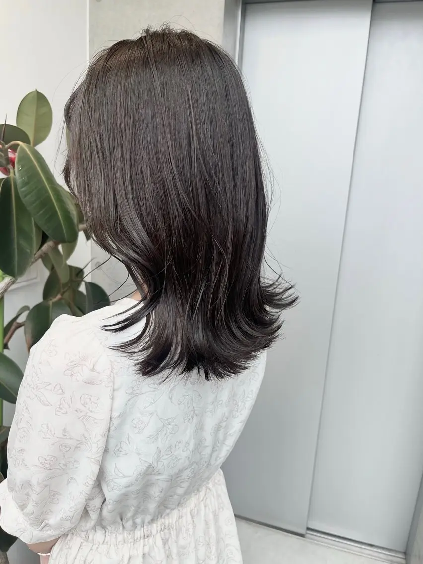 セミロング カラー パーマ ヘアカラー トリートメント 透明感/オリーブ/ グレージュ/YUKAのヘアスタイル