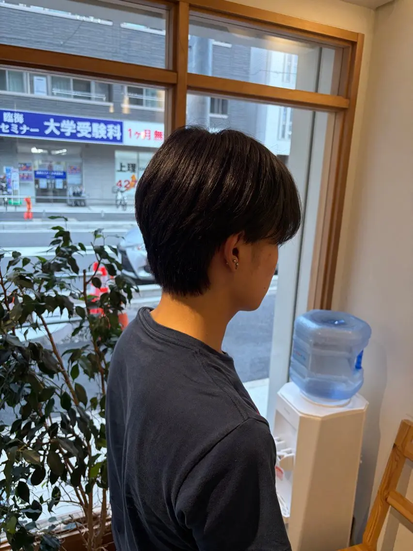 カラー メンズ カット ヘアカラー 荒井 茉凜のヘアスタイル
