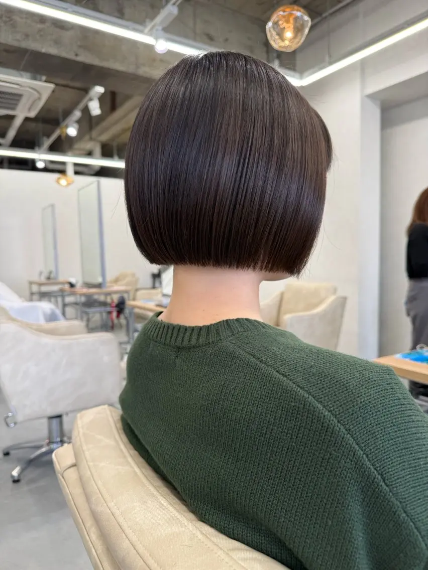 ショート ボブ 浅見 茉美のヘアスタイル