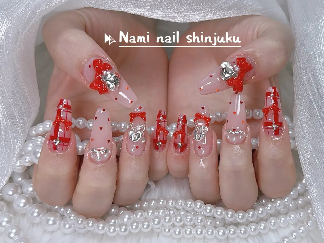 ネイル 長さ出し ガーリー 韓国ネイル ロングネイル 持ち込み ハンドネイル Nami nail salonのネイルデザイン