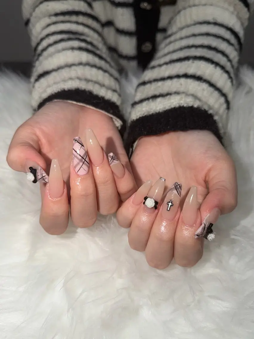 ネイル ハンドネイル BERA NAILSのネイルデザイン
