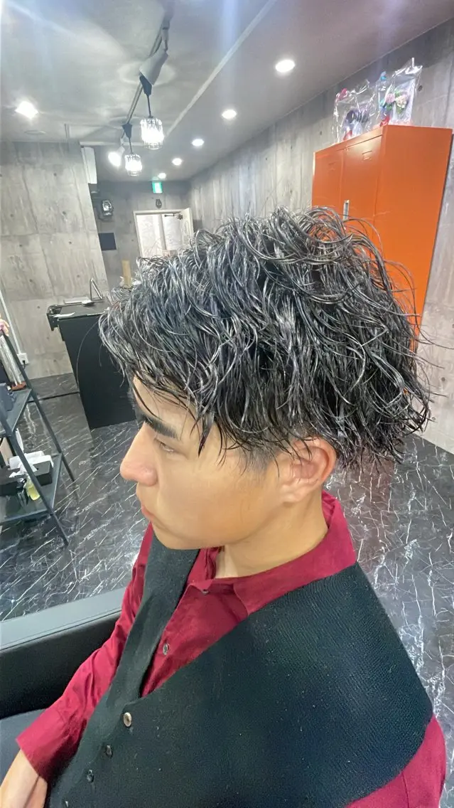 パーマ メンズ NINE+/代表 ブリーチ特化型サロンのヘアスタイル