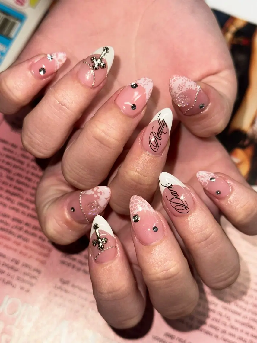 ミディアム ハンドネイル トップコート/ 下北沢nailのネイルデザイン