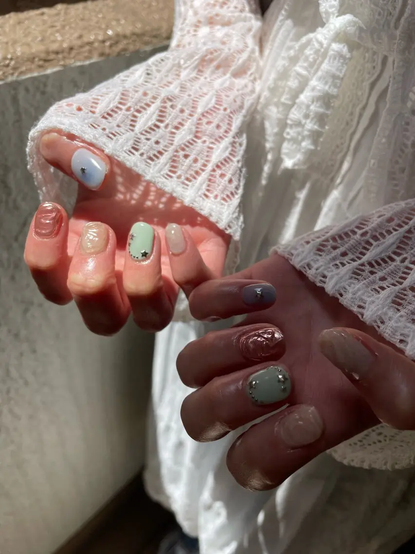 ネイル 氷ネイル・うるうるネイル ニュアンスネイル パステルネイル フットネイル kichi🌟 そらのネイルデザイン