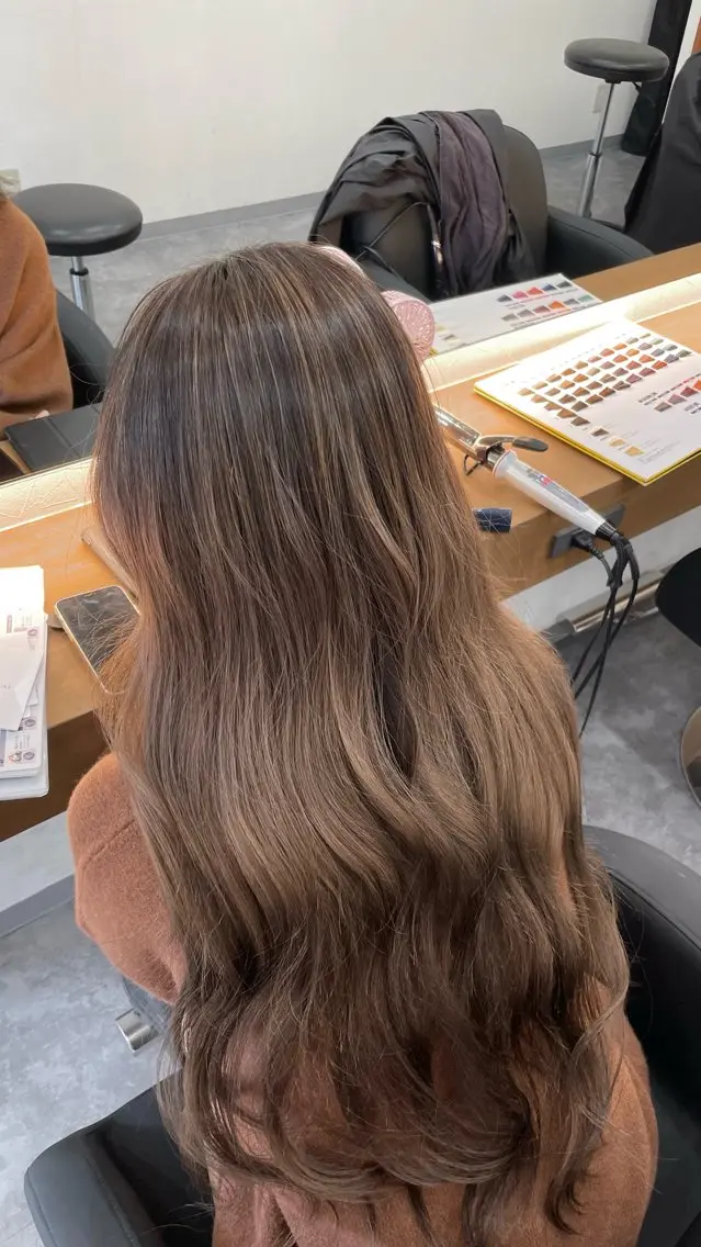 ロング カラー ヘアアレンジ バレイヤージュ ベージュカラー レイヤーカット 郡山/透明感カラー /馬場アンドレアのヘアスタイル