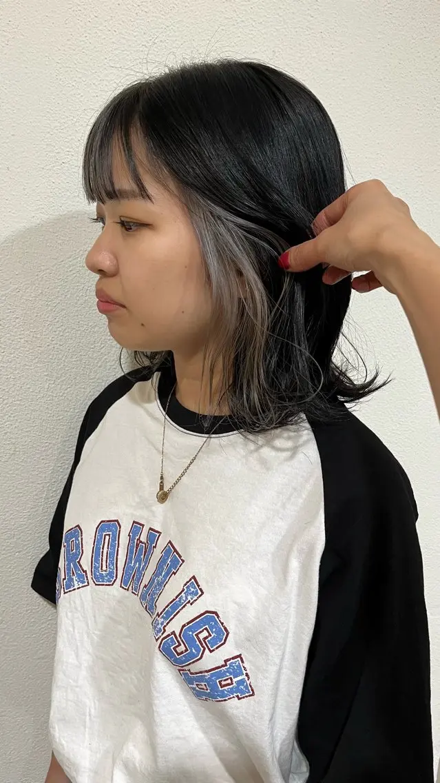 ミディアム カラー ミストバング グレージュ パ ルのヘアスタイル