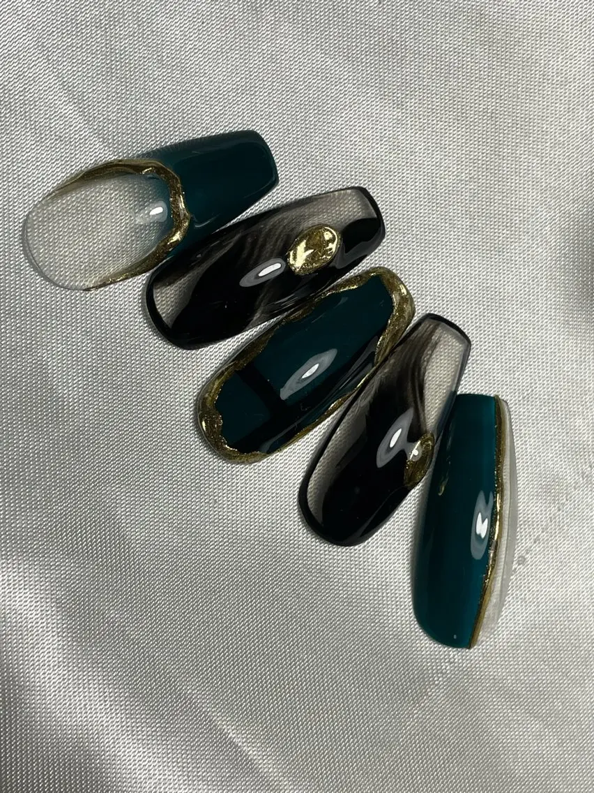 ネイル グリーン ミラーネイル ニュアンスネイル Bavardage Nailのネイルデザイン