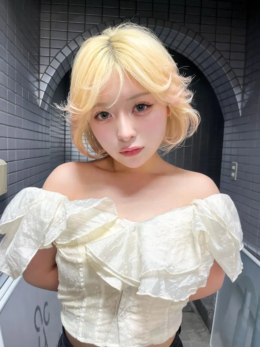 カラー アッシュ ベージュカラー 黒髪 ブリーチ ブルーカラー 盛れる顔周り✨韓国式 レイヤーkanatoのヘアスタイル