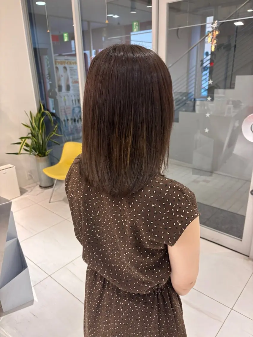カラー 林 彩音のヘアスタイル