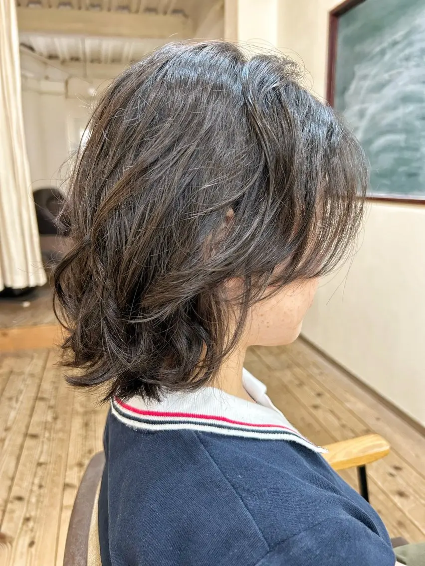 ミディアム カット nest  のヘアスタイル