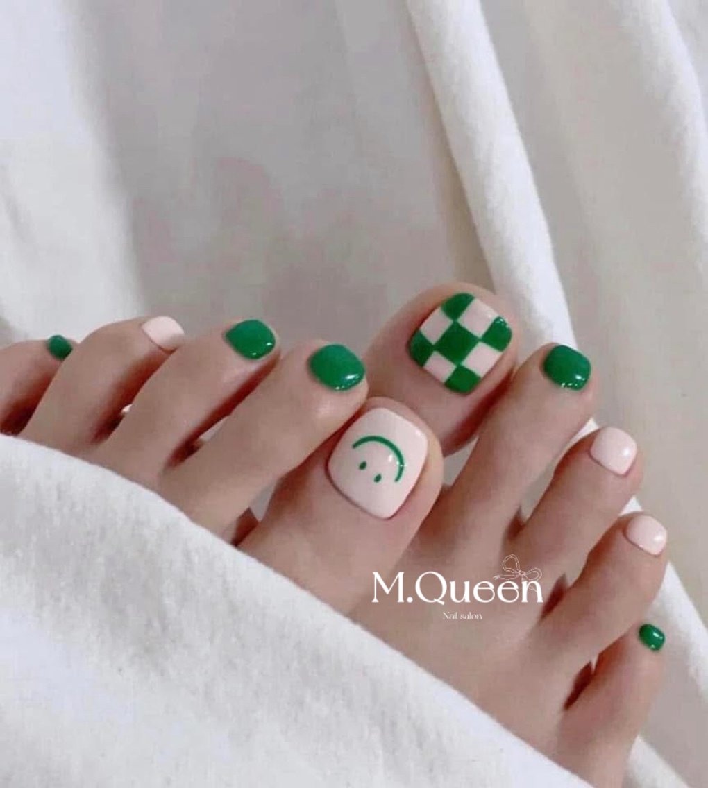 ネイル M.Queenネイル サロン天神今泉店のネイルデザイン