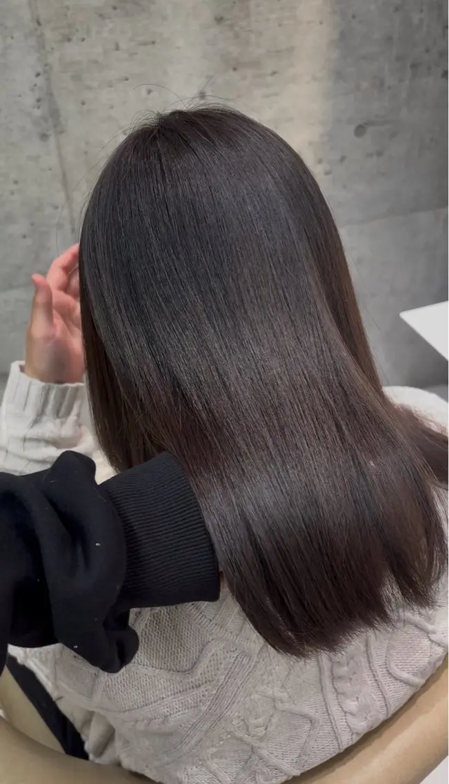 ミディアム カラー あいり／艶髪 、透明感カラー🩶のヘアスタイル