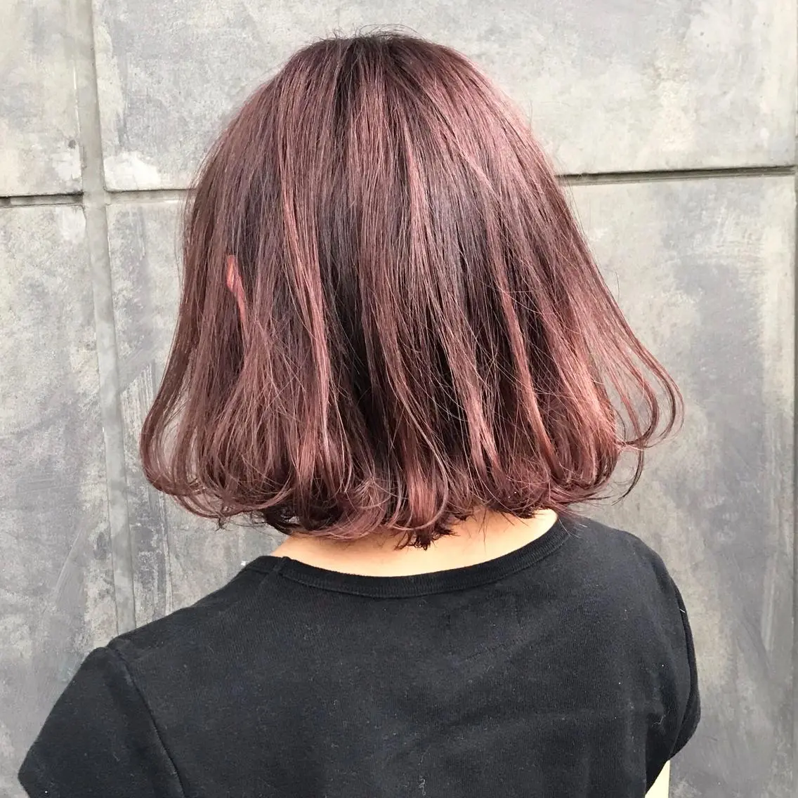 ショート カラー ブリーチ グレージュ ピンクカラー タンバルモリ ムルギョル巻き K-POP好き美容師 🇰🇷Kai.Yのヘアスタイル