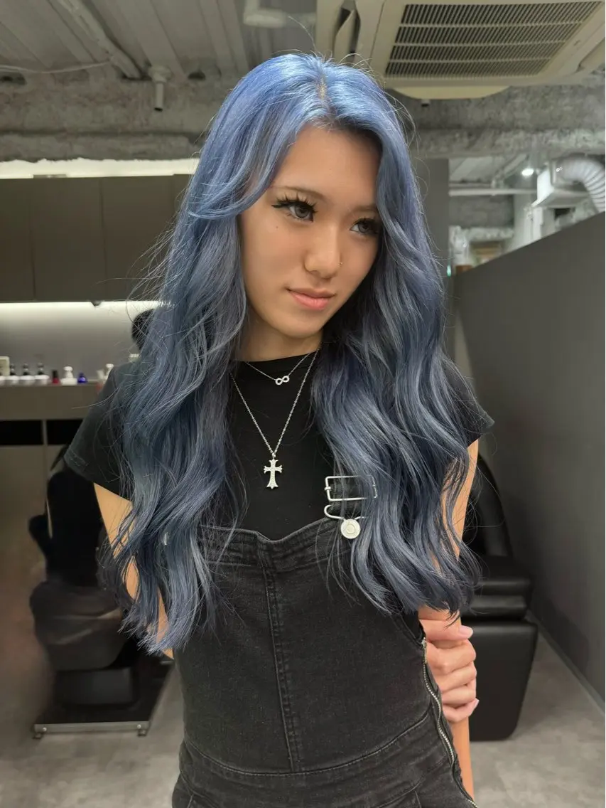 ロング カラー ブルーカラー ヘアカラー トリートメント ハイトーン/名古屋 Hinakiのヘアスタイル
