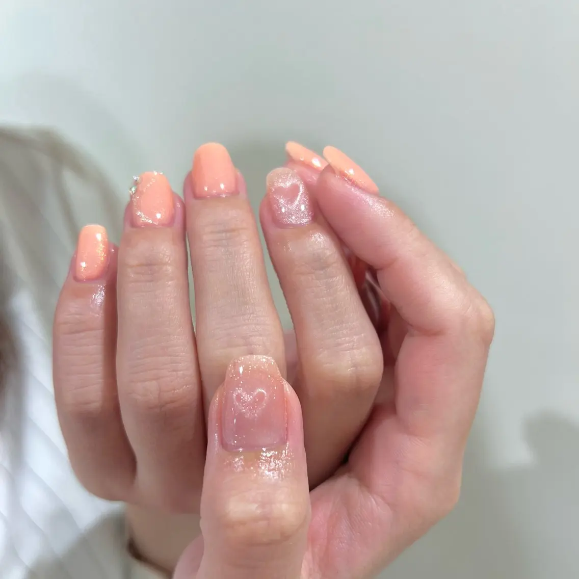ネイル ハート ハンドネイル 🎀チーク/ちゅるん 🫧chisa🎀のネイルデザイン