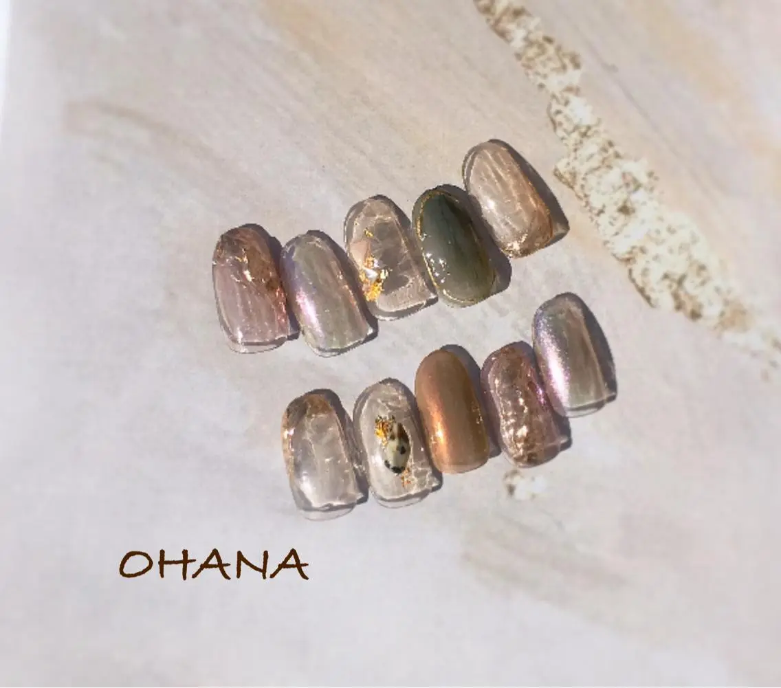 ネイル べっ甲ネイル フットネイル ラメ(グリッター) ラメグラデーション マグネットネイル nailroom OHANA🌴のネイルデザイン
