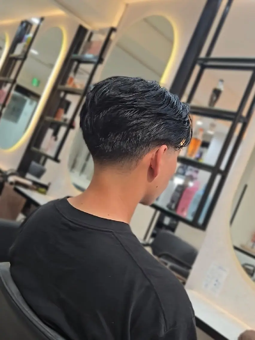 メンズ ミディアム パーマ ミディアムパーマ センターパート フェードカット メンズパーマ 刈り上げ カット パーマ ヘアセット LEN名古屋/パーマ 海外ヘア/メンズ特化のヘアスタイル