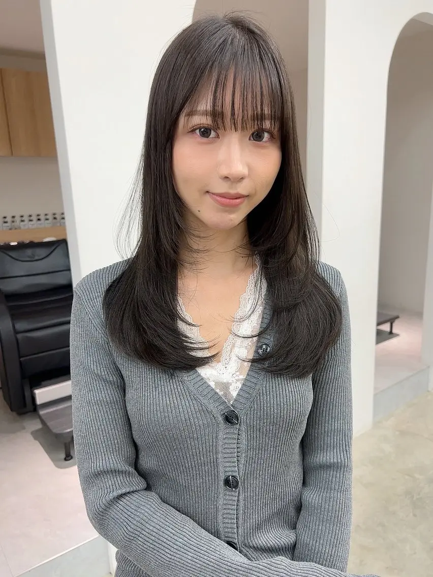 ロング レイヤーカット カット ヘアカラー トリートメント vince. moekoのヘアスタイル