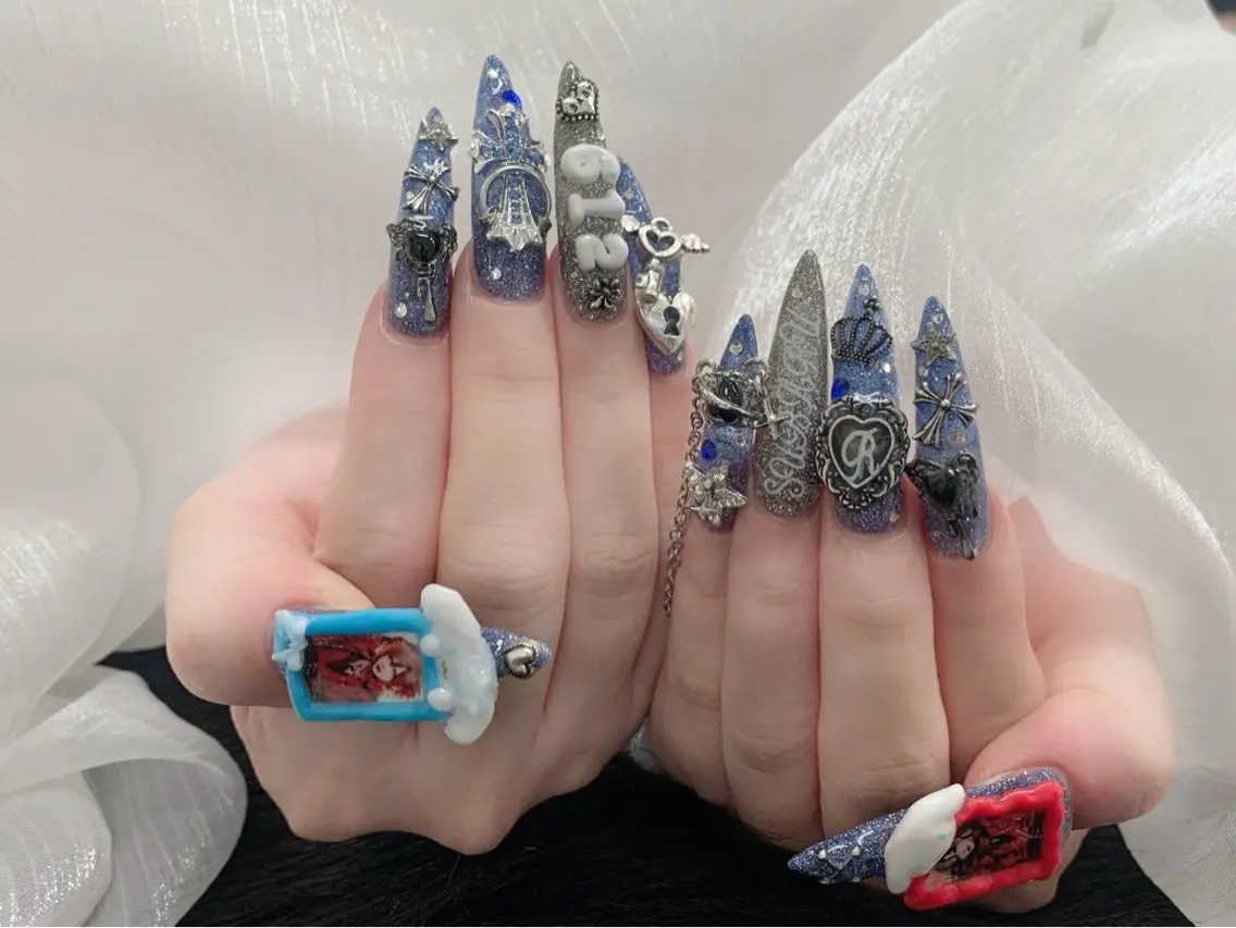 ネイル フラワーネイル フレンチネイル ガーリー キラキラネイル 韓国ネイル ハンドネイル ハンドケア Ami Meliaのネイルデザイン