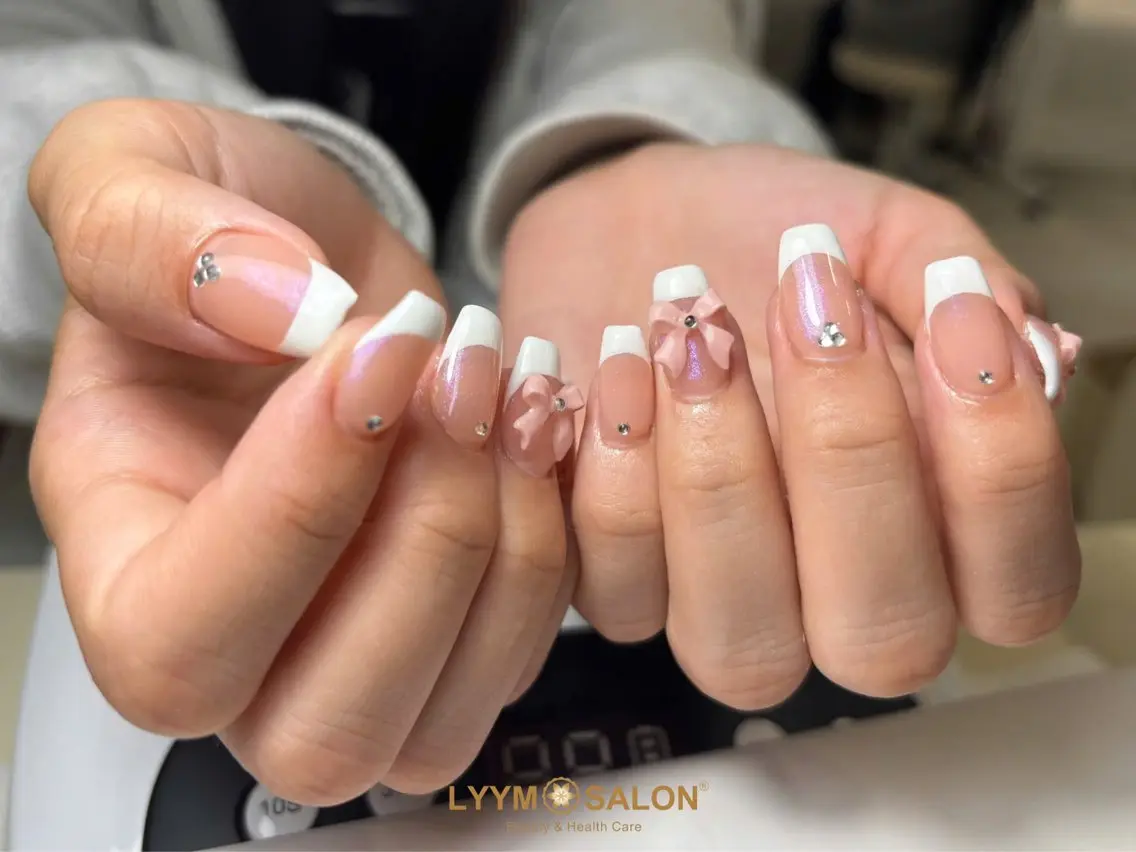 ネイル 長さ出し フレンチネイル ハンドネイル ハンドケア LYYM Salon Miraのネイルデザイン