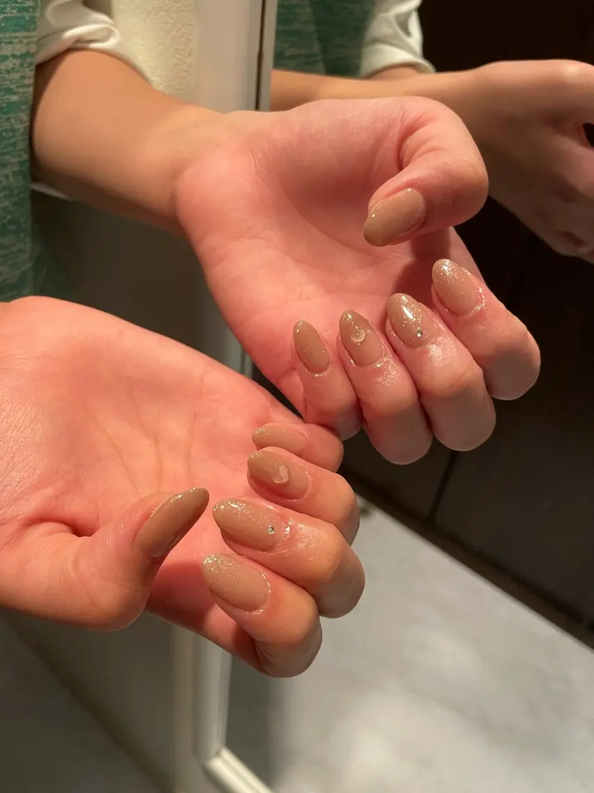 ネイル ブラウン ジェルネイル ハート ラメ(グリッター) ハンドネイル Nail salon 🎀Angeのネイルデザイン