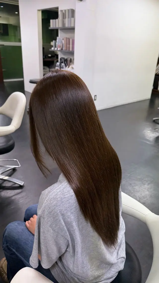 カラー ブラウンカラー オリーブブラウン OTOHA OLUOLUのヘアスタイル