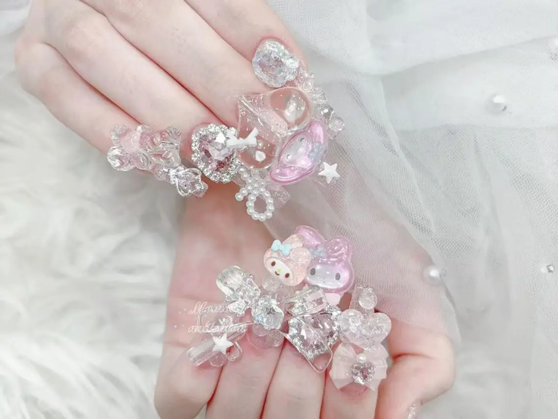 ネイル 長さ出し キラキラネイル 韓国ネイル ロングネイル マグネットネイル ハンドネイル ハンドケア Akira✨ nailのネイルデザイン