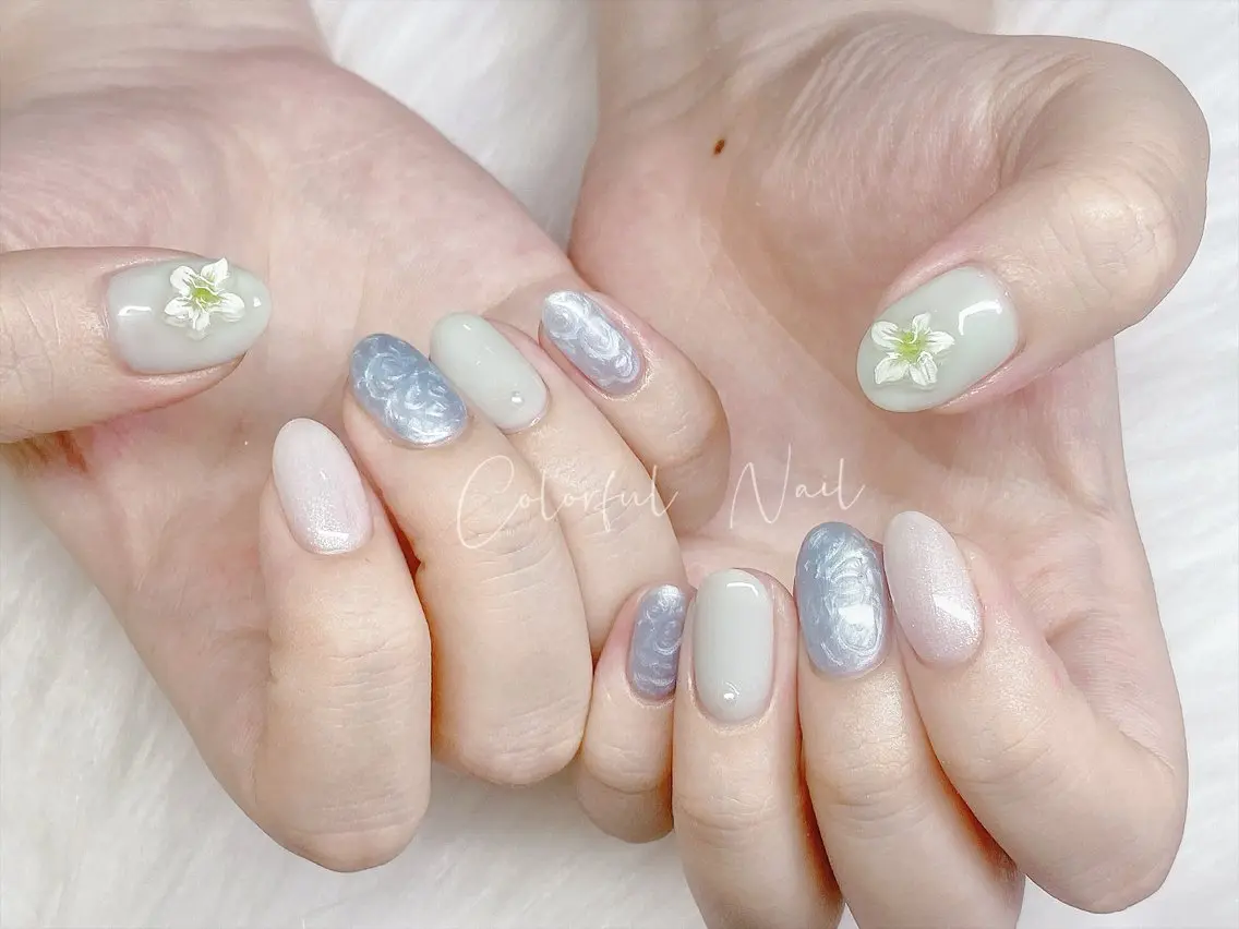 ネイル フラッシュネイル フットネイル フレンチネイル ジェルネイル ガラスフレンチ ハンドネイル 🎀Colorful 💅Nailのネイルデザイン
