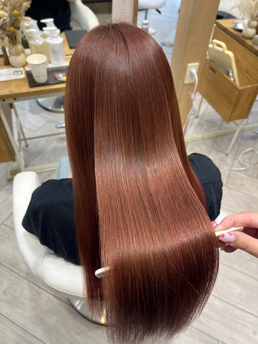 ロング ピンクブラウン ヘアカラー トリートメント AVANCE. chisatoのヘアスタイル