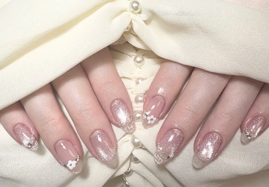 ネイル フラッシュネイル フラッシュマグ フレンチネイル マグネットネイル オフィスネイル ハンドネイル ✨韓国✨nail salonLumieのネイルデザイン