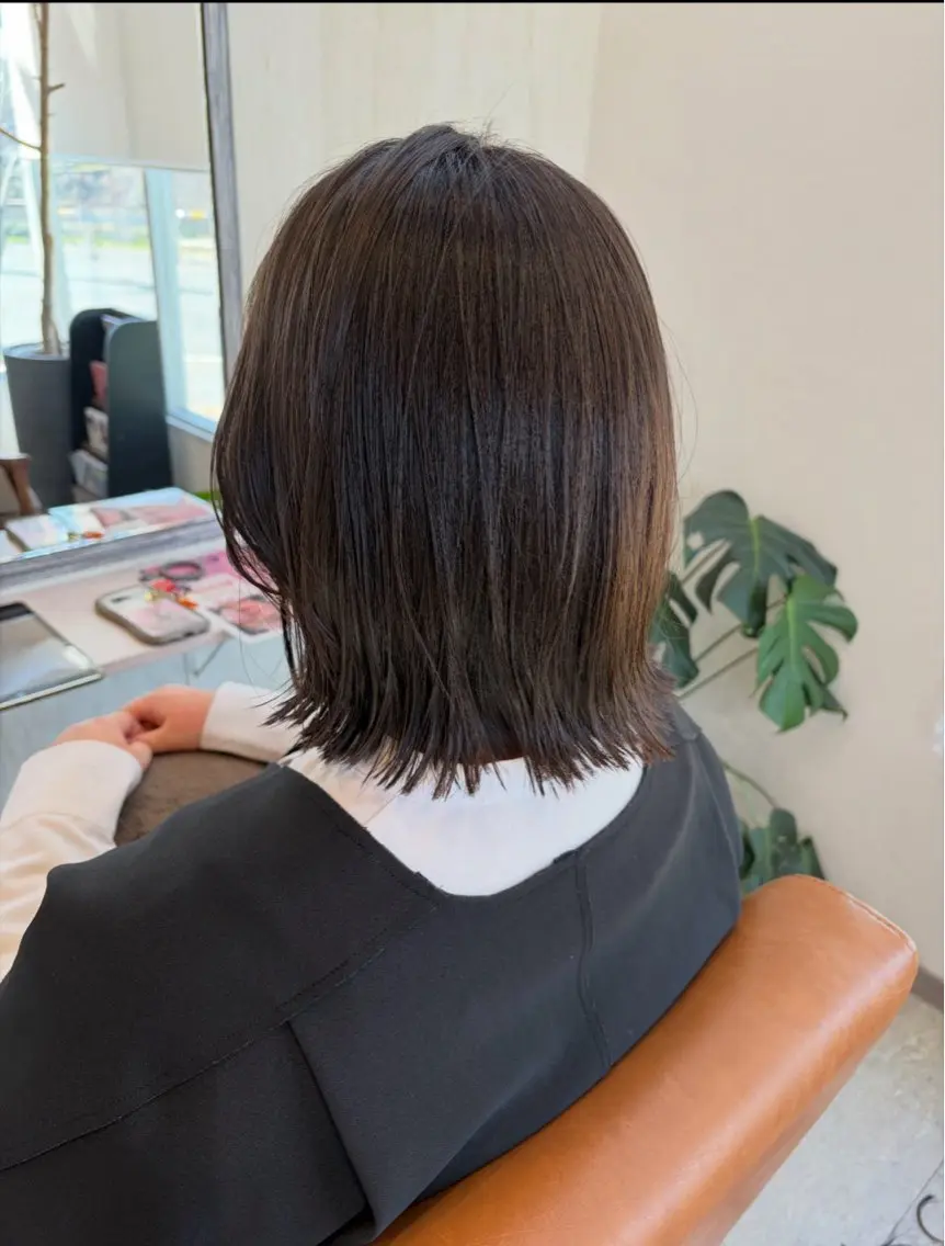 ミディアム 切りっぱなしボブ ボブ くびれヘア 顔周りカット レイヤーカット 矢部 江里奈のヘアスタイル