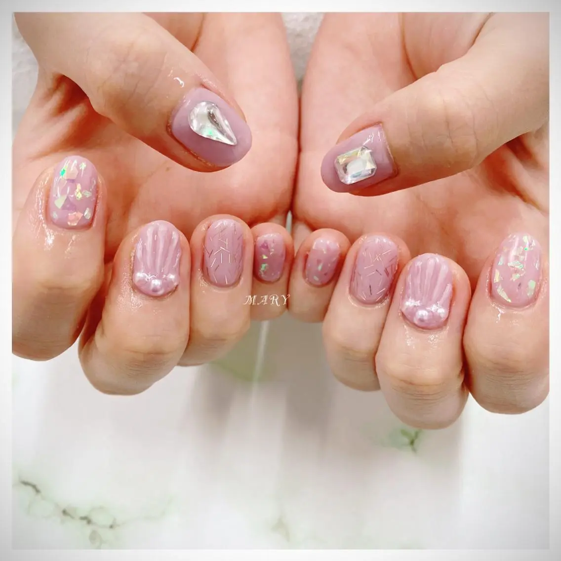 ネイル オーロラネイル ニュアンスネイル ワンカラーネイル ピンク パープル ハンドネイル Mary nail .narumiのネイルデザイン