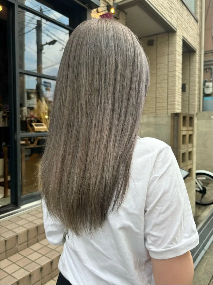 ロング カラー 【aini天王寺】 𝐚𝐢𝐫𝐢✂︎のヘアスタイル