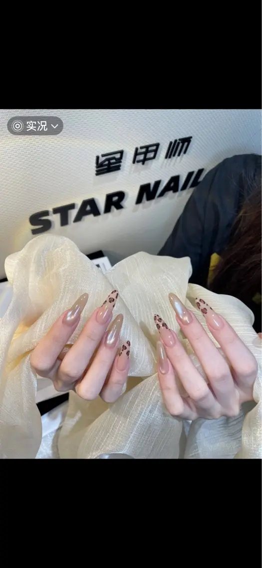 ネイル フットネイル フレンチネイル グラデーション 氷ネイル・うるうるネイル 韓国ネイル ハンドネイル Mixx Nail_ Studioのネイルデザイン