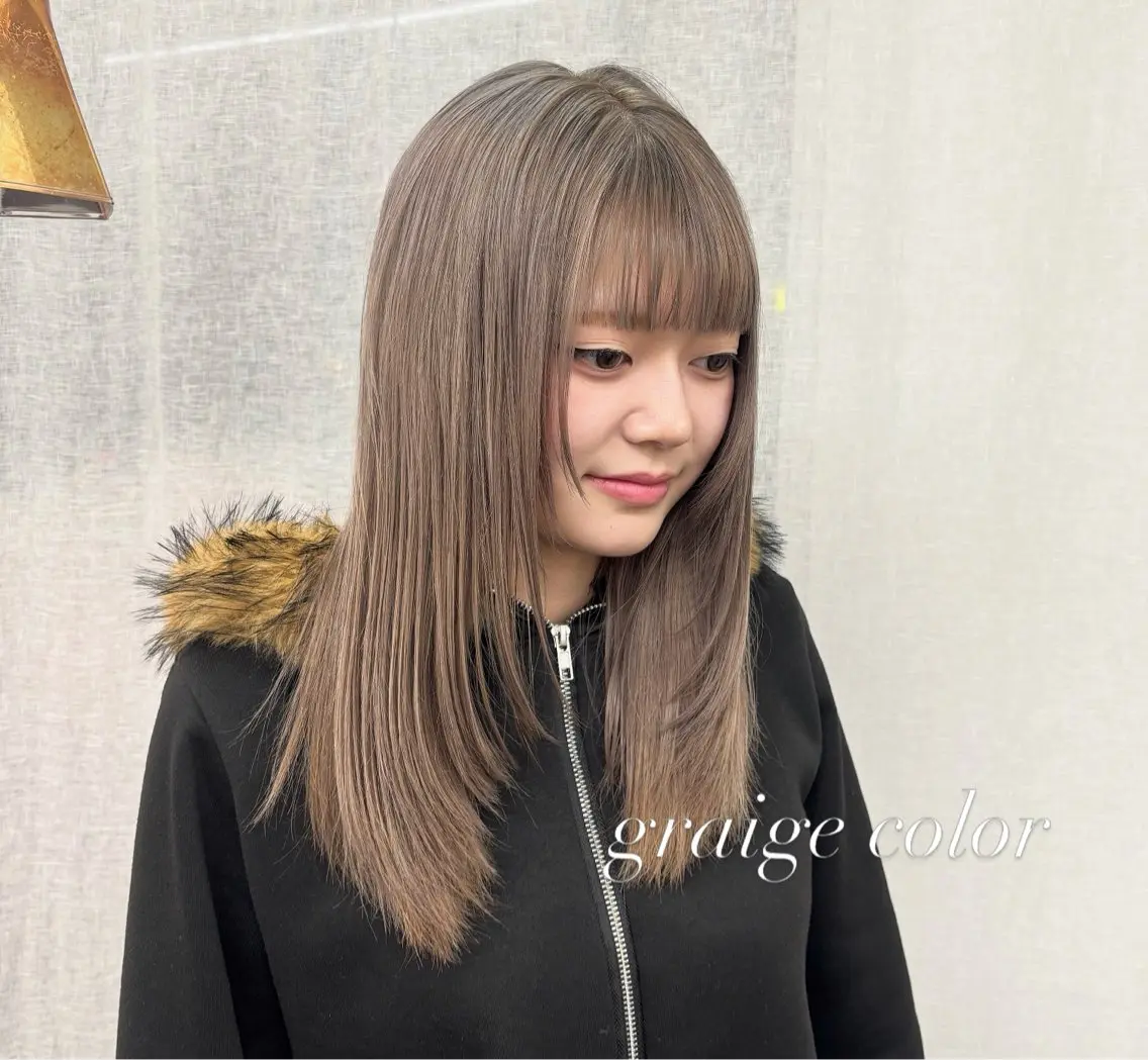 セミロング カラー ブリーチ ケアブリーチ グレージュ ヘアカラー 【ヤマザキアヤメ】 艶カラー/縮毛矯正のヘアスタイル