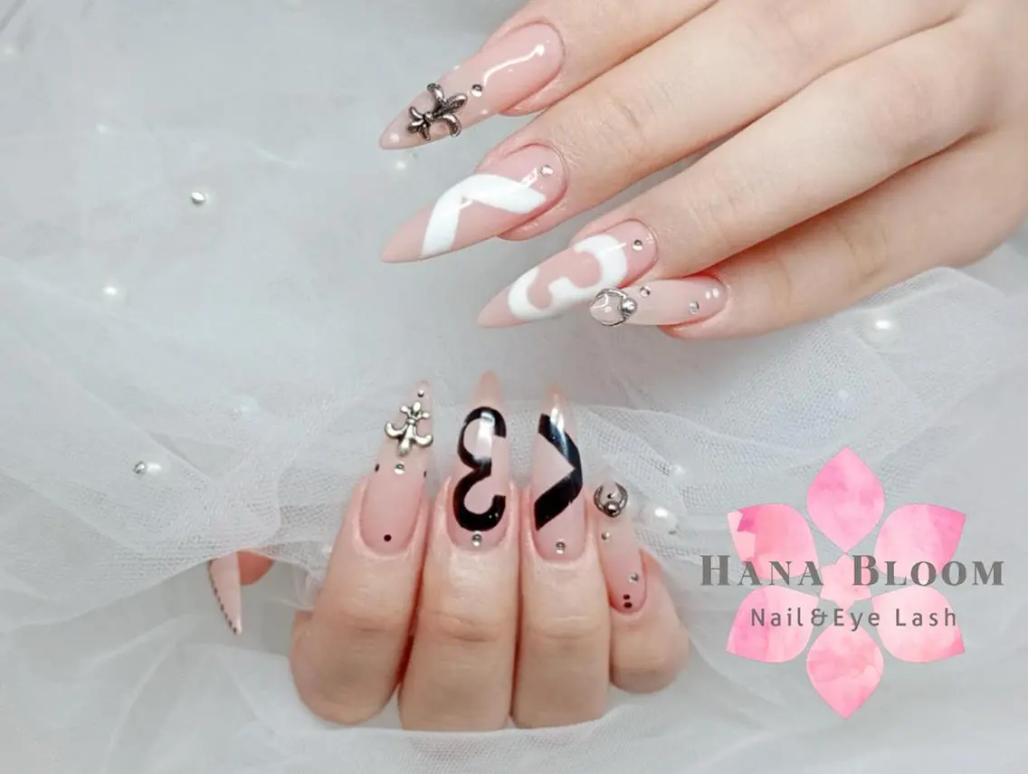 ネイル 長さ出し フレンチネイル ジェルネイル ガラスフレンチ 韓国ネイル Hana Bloom Nail💛Rinaのネイルデザイン