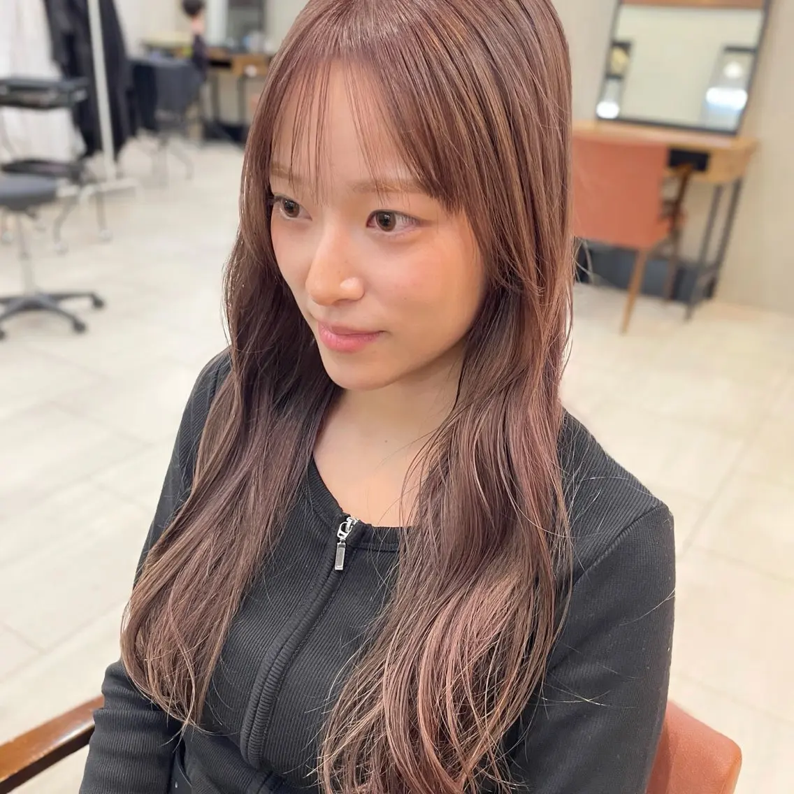 ロング カラー ベージュカラー ラベンダーカラー ラベンダーベージュ 顔まわり🥨レイヤー /透明感/水口舞奈のヘアスタイル