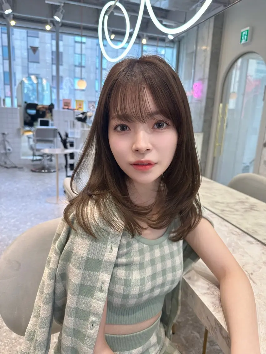 ミディアム カラー レイヤーカット カット ヘアカラー トリートメント 新宿/韓国風レイヤー 髪質改善/渋谷直樹のヘアスタイル