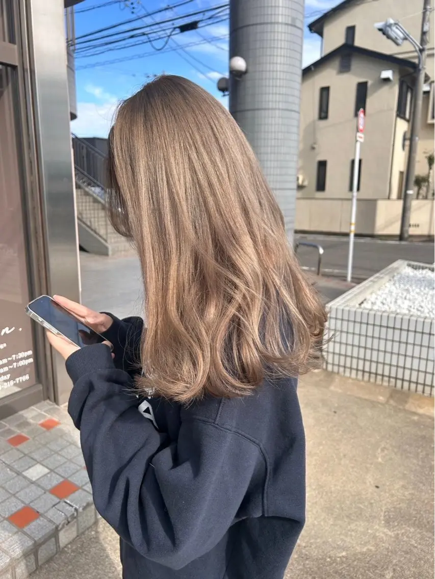 セミロング カラー ベージュカラー ブリーチ ヘアカラー 本木下朋花/髪質 改善×ダブルカラーのヘアスタイル